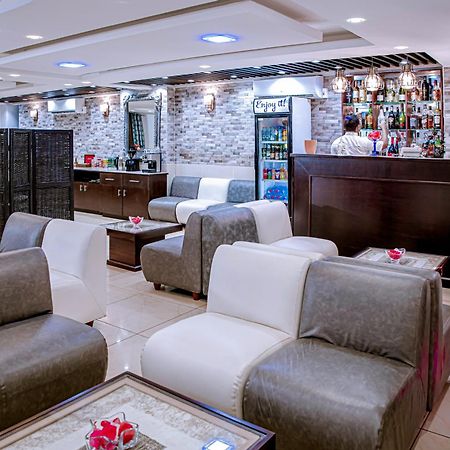 Serena Hotel Дуала Екстериор снимка