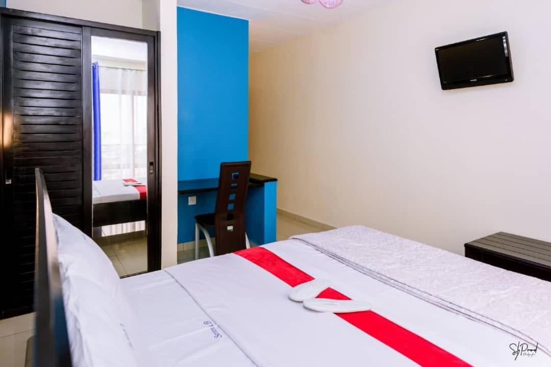 Serena Hotel Дуала Екстериор снимка