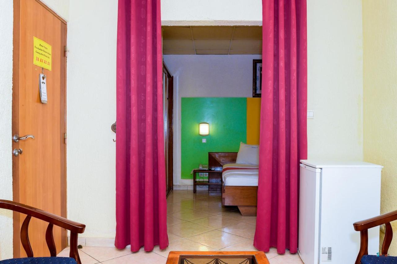 Serena Hotel Дуала Екстериор снимка